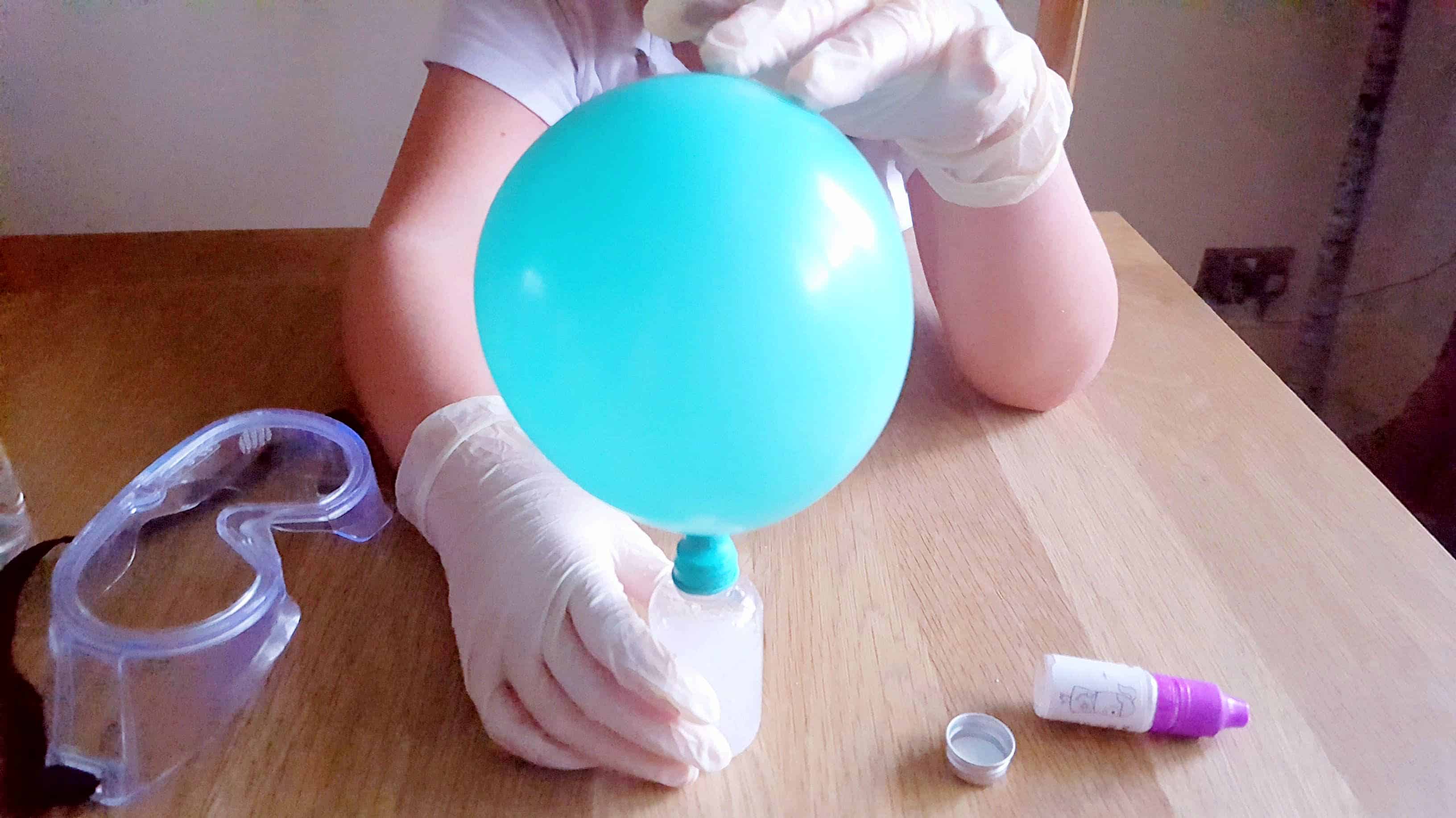 Fun science experiments for kids at home: Marvellous Mixtures * science-fun-for-kids-with-marvellous-mixtures-from-letterbox-lab_15