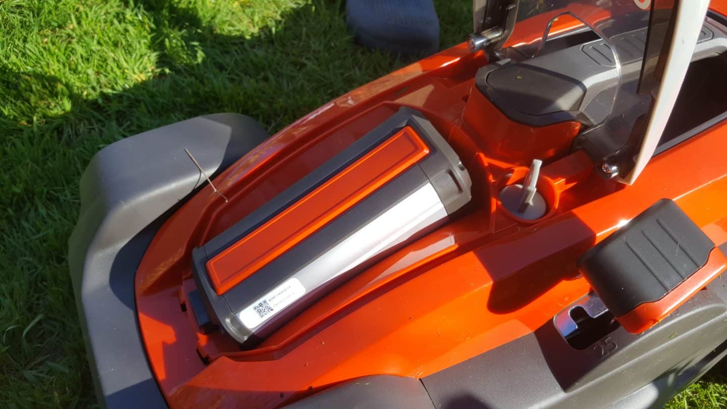 Five Lawn Care Tips to Prepare Your Lawn Ready for Spring * Flymo Mighti-Mo lawnmower