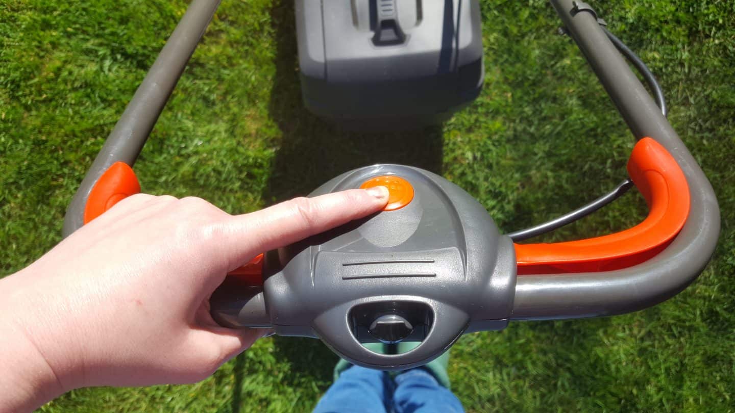 Five Lawn Care Tips to Prepare Your Lawn Ready for Spring * Flymo Mighti-Mo lawnmower