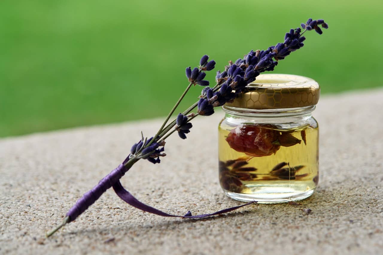 How to Use Essential Oils for Combination Skin essential-oils-for-combination-skin