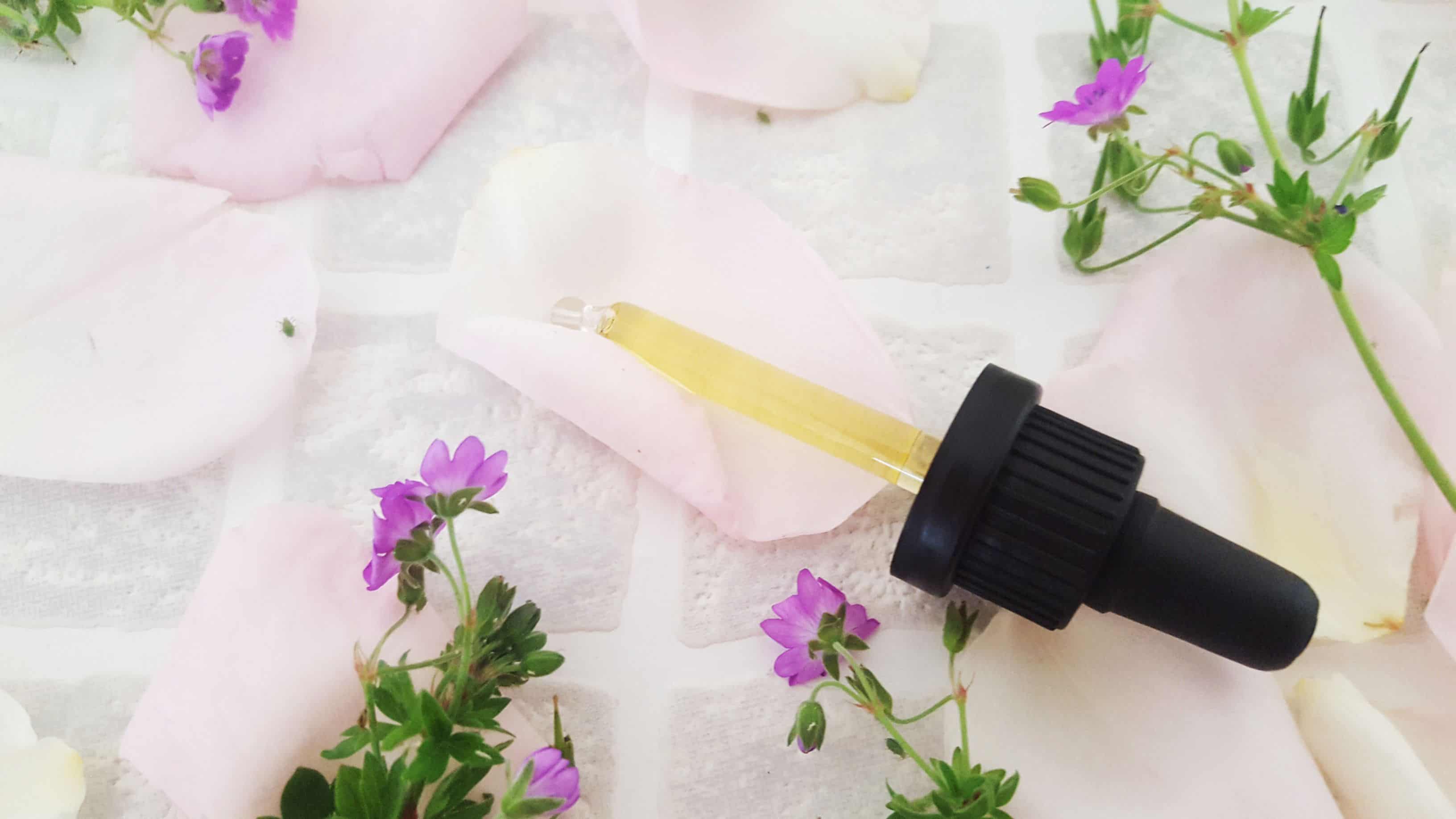How to Use Essential Oils for Combination Skin essential-oils-for-combination-skin