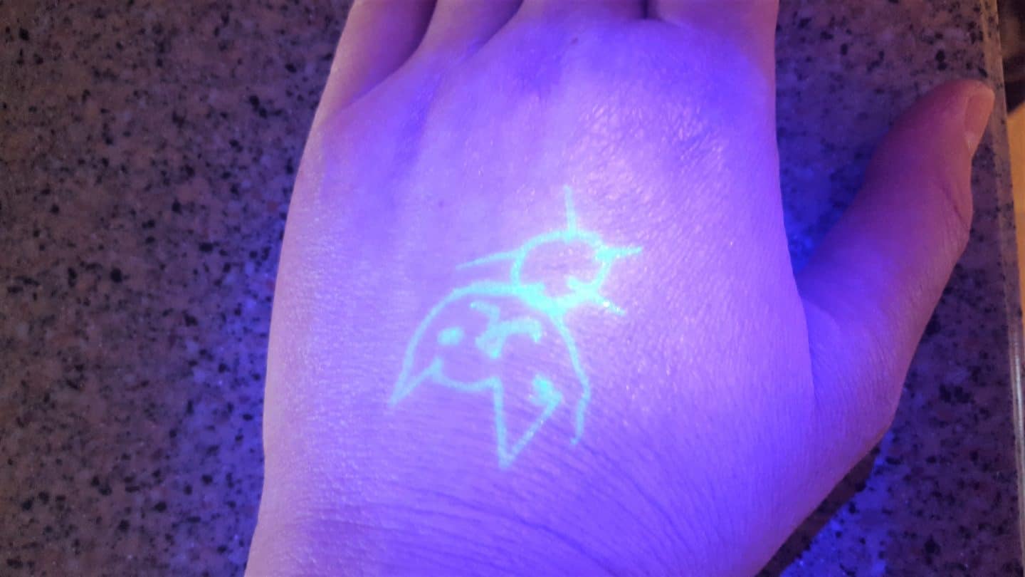 Fun science experiments for kids at home: Let It Glow * Fun Science Experiments for Kids - Let It Glow