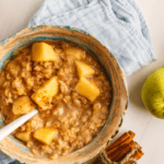 Healthy apple recipes for breakfast - apple oatmeal