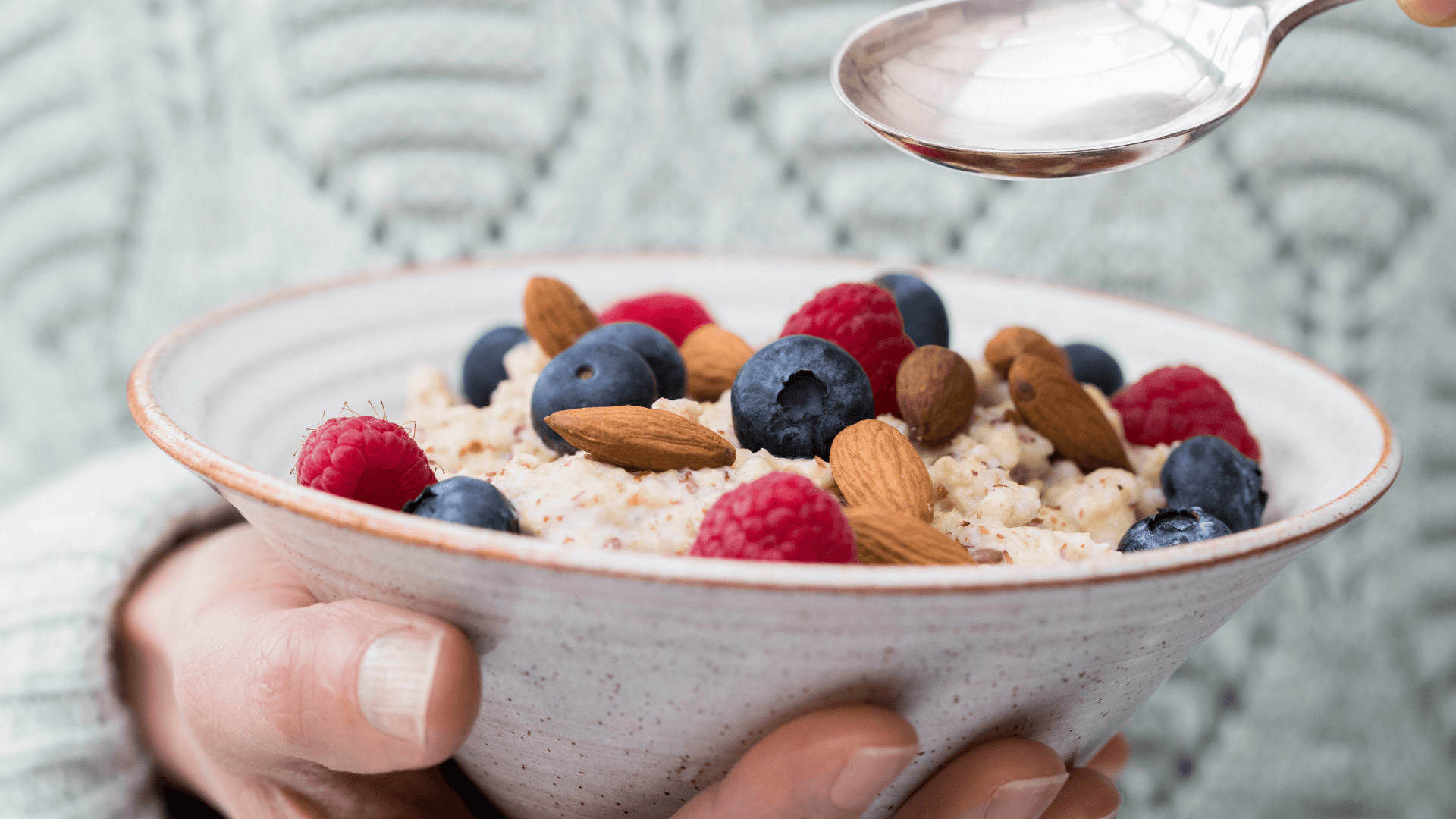 7 Creative Oat Recipes for Breakfast to Level Up Your Day * oat-recipes-for-breakfast-fruit-porridge
