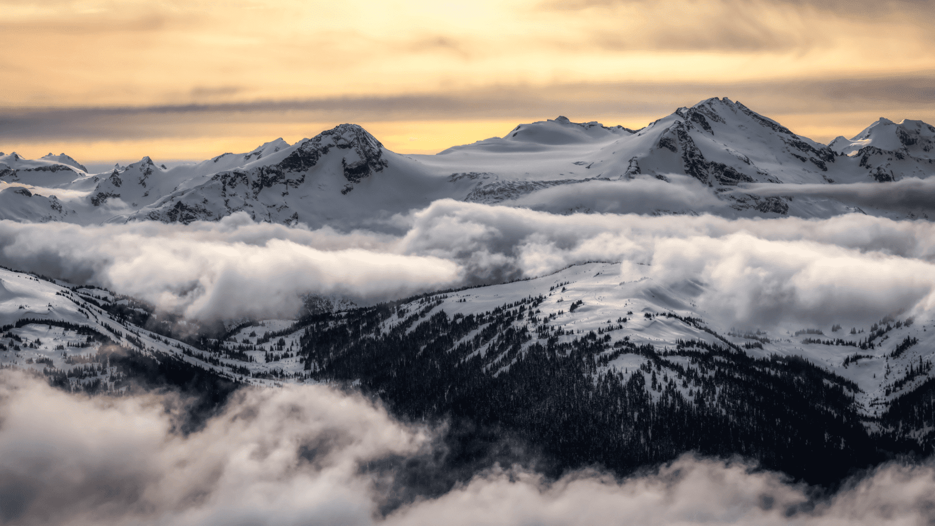 5 Perfect Outdoor Escapes in Whistler * outdoor-escapes-in-Whistler-sunrise-over-mountains