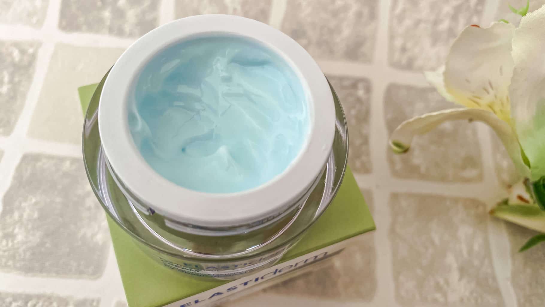 Obagi ELASTIderm Eye Cream - A Hydrating Eye Cream Worth Investing In? * obagi-elastiderm-eye-cream-jar-top-2