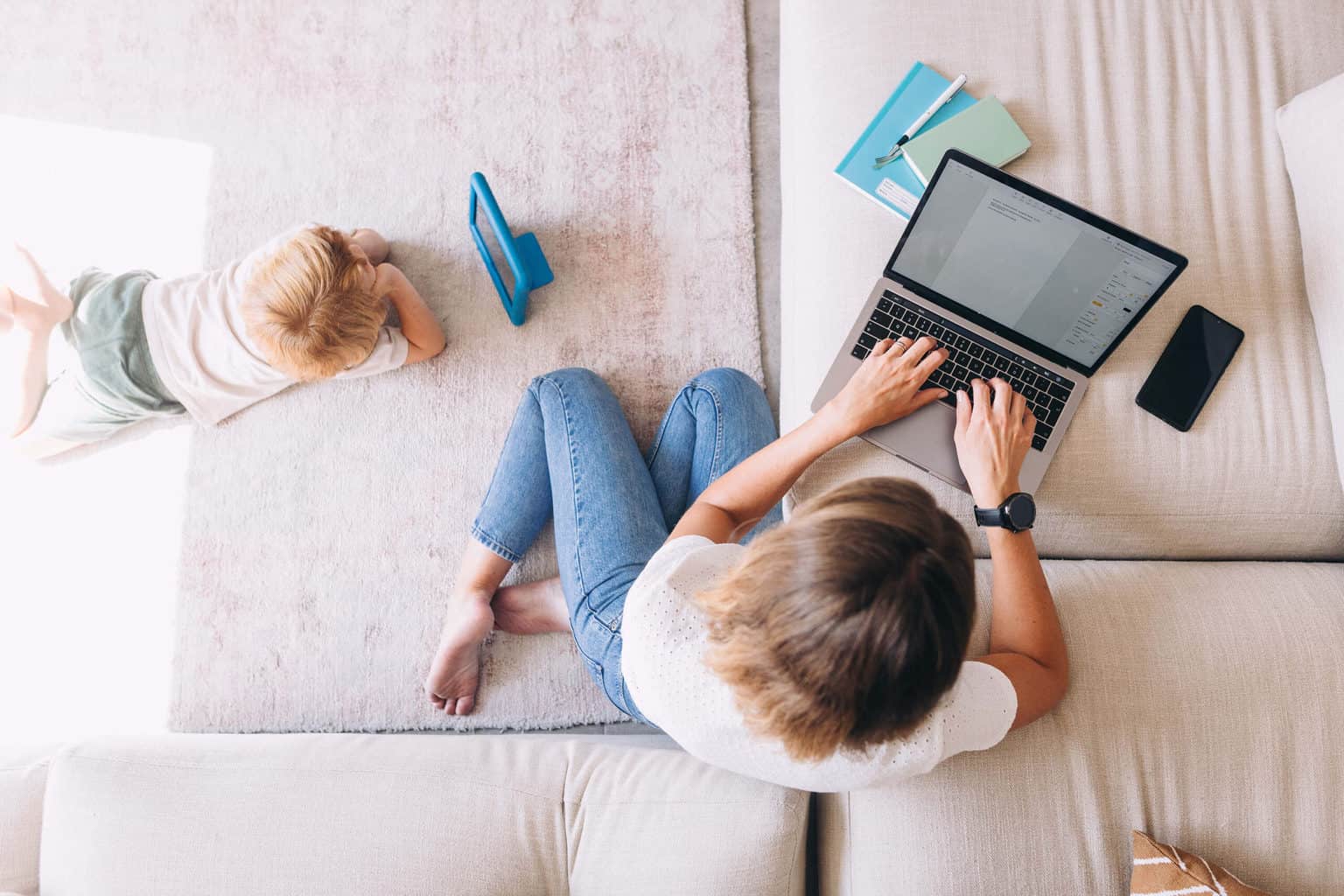 5 Helpful Time Management Tips for a Graduate Student Parent in 2022 * graduate-student-parent-mum-baby-kitchen