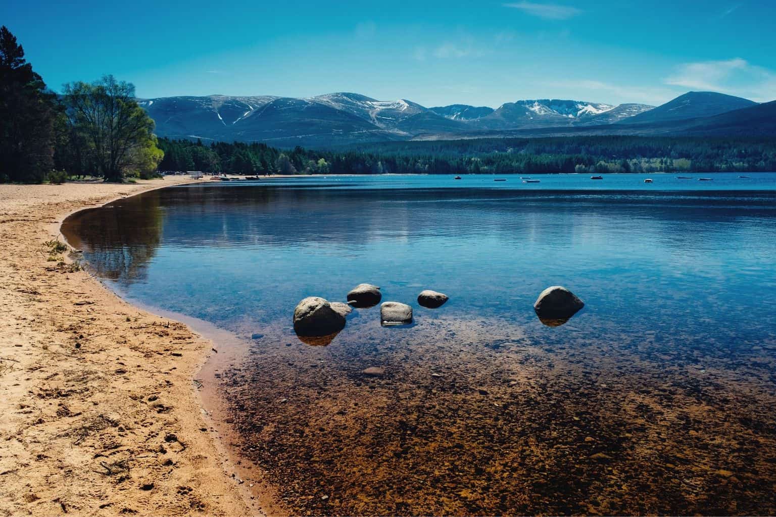 Why Luxury Lodges in Scotland Are Perfect for a Nature Holiday * luxury-lodges-in-scotland-loch-morlich