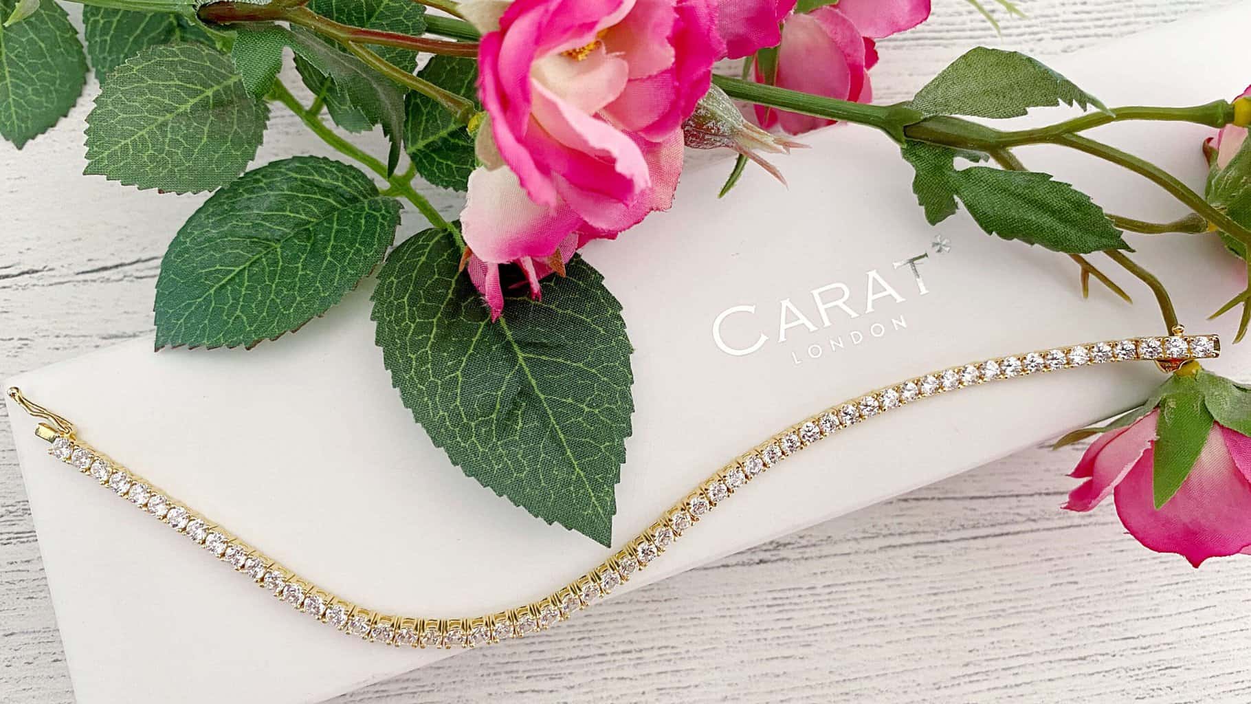 How To Choose The Perfect Tennis Bracelet - CARAT* London Review * tennis-bracelet-carat-london-review-cover