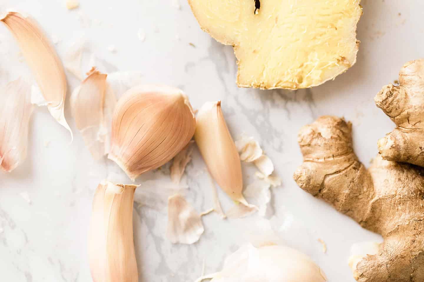 13 Powerful Natural Remedies for Cold and Flu That Actually Work natural-remedies-for-cold-and-flu-honey-ginger