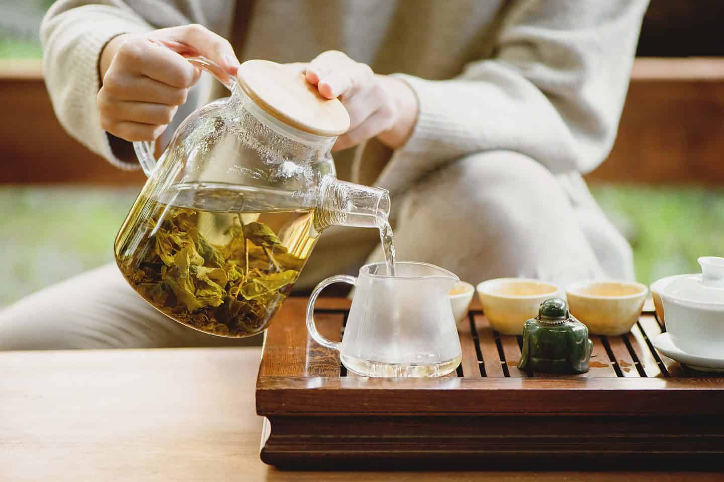 13 Powerful Natural Remedies for Cold and Flu That Actually Work natural-remedies-for-cold-and-flu-tea