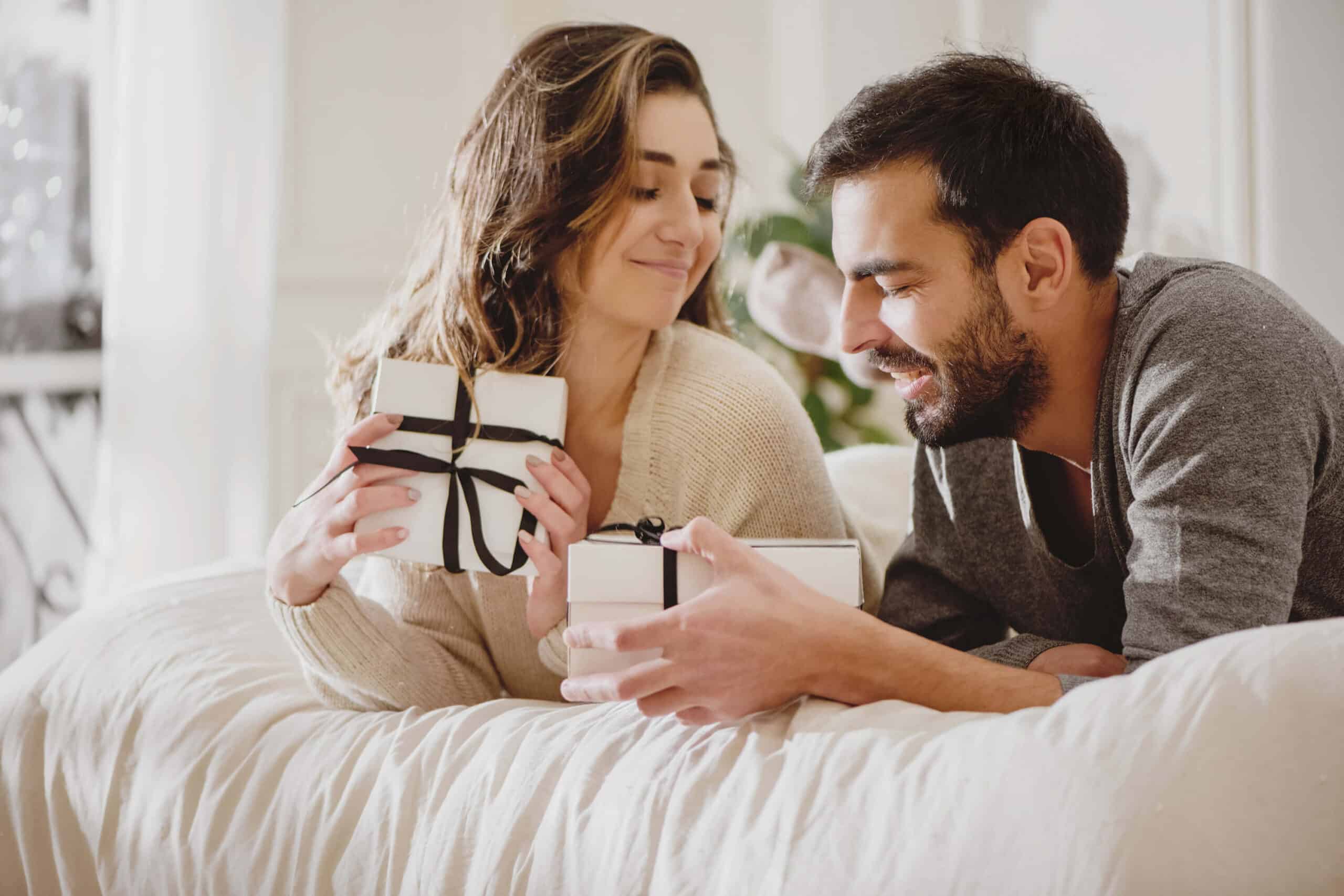 4 Valentine’s Day Gift Ideas for Your Significant Other to Show Your Love * valentines-day-gift-ideas-couple