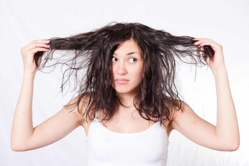 A Beginner’s Guide to Hair Dryers - 5 Top Tips * beginners-guide-to-hair-dryers-wet-hair
