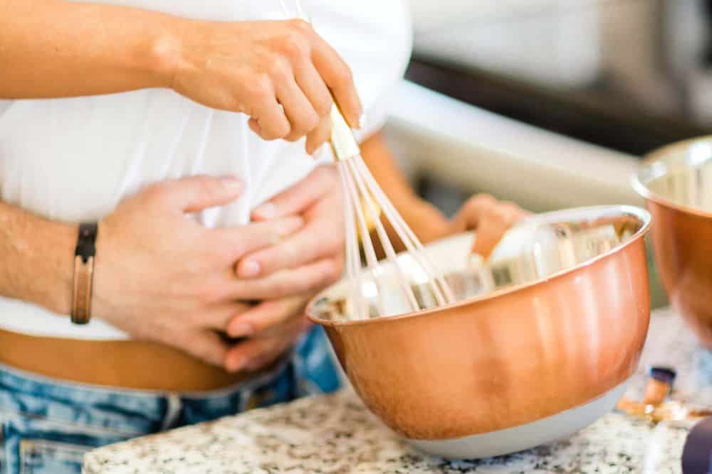 4 Valentine’s Day Gift Ideas for Your Significant Other to Show Your Love * valentines-day-gift-ideas-baking-together