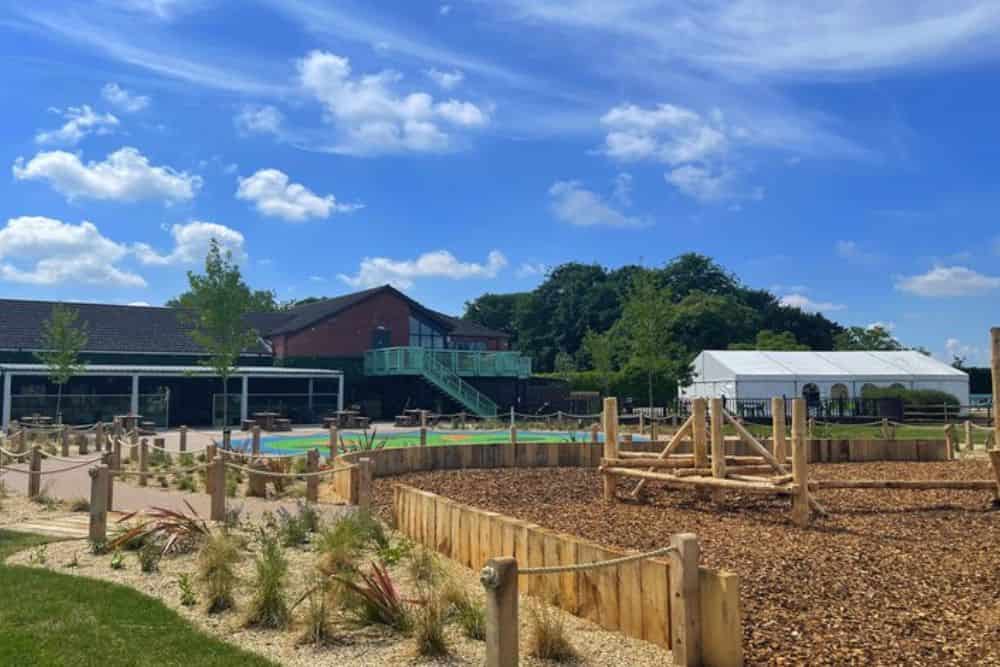 4 Reasons to Choose Caravan Holiday Parks for Your Next UK Staycation* uk-caravan-holiday-parks-appletree-away-resorts