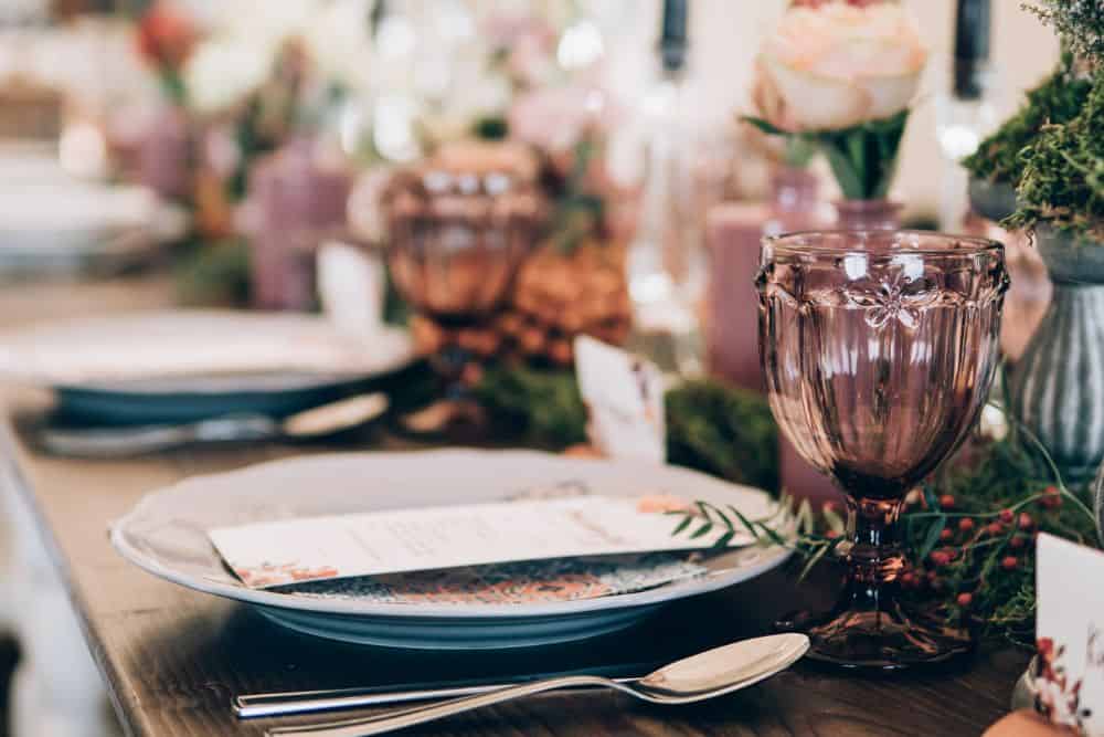 7 Expert Tips for a Stylish Wedding On a Budget * stylish-wedding-on-a-budget-catering