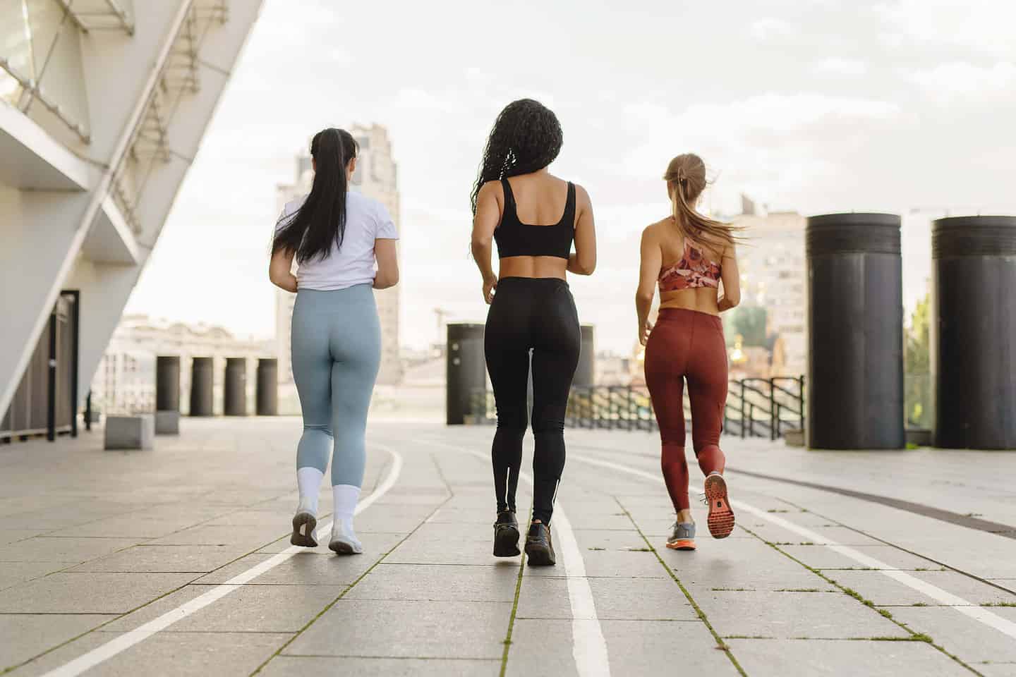 7 Powerful Health Benefits of Outdoor Workouts benefits-of-outdoor-workouts-group-run