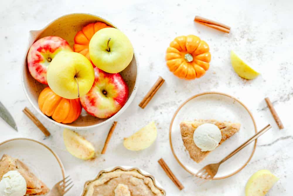 6 Easy Eco-Friendly Halloween Décor Ideas for Your Home eco-friendly-halloween-decor-ideas-apples