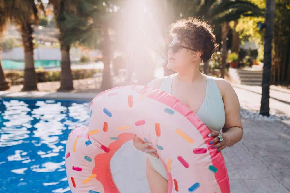 6 Bariatric Treatments for Health – What You Need To Know * bariatric-treatments-for-health-woman-rubber-ring