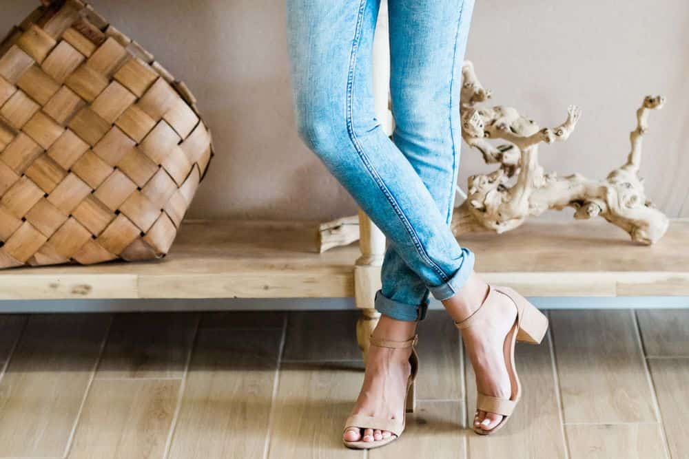Embracing Minimalism: A Guide to Simplifying Your Interior Design * embracing-minimalism-in-your-interior-design-feet