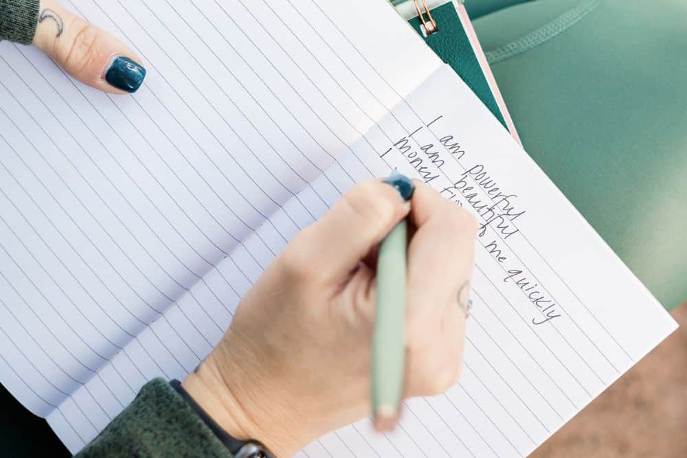 20 New Year Rituals of Renewal to Help You Rediscover Yourself * new-year-rituals-of-renewal-journalling