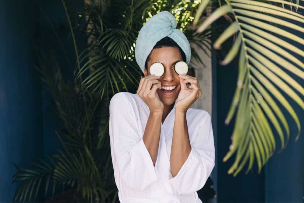 20 New Year Rituals of Renewal to Help You Rediscover Yourself * new-year-rituals-of-renewal-woman-facial
