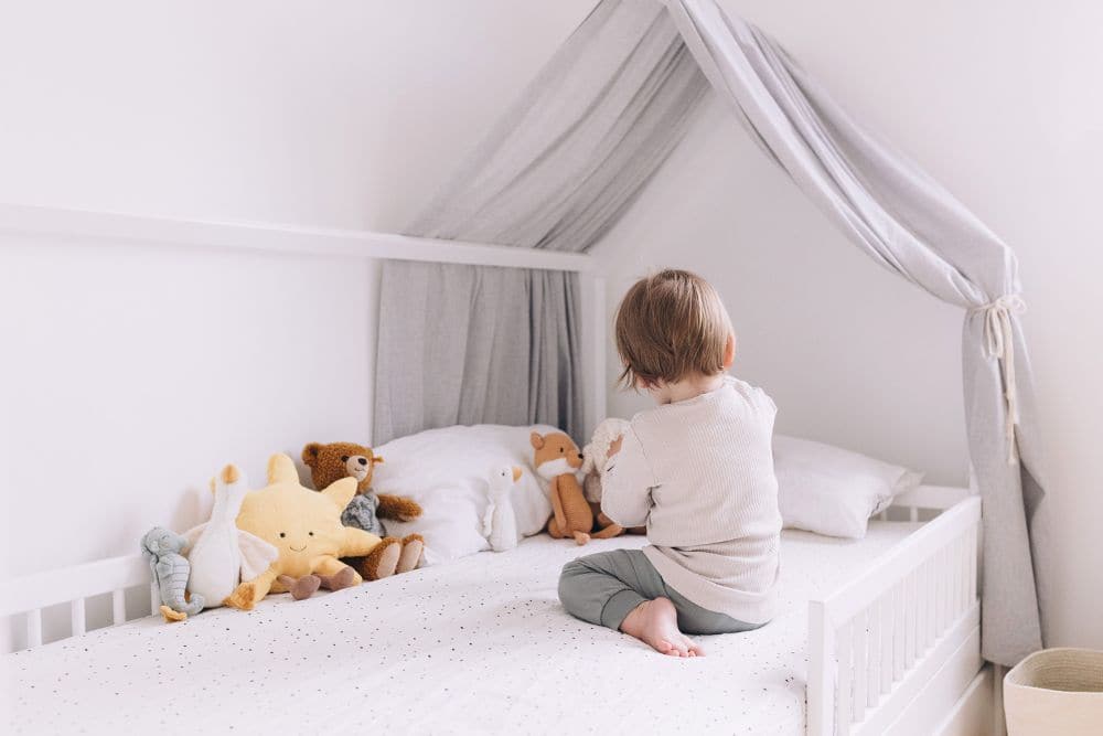 Signs of Hearing Loss in Children: A Helpful Guide for Parents * signs-of-hearing-loss-in-children-playing