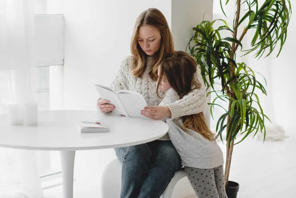 11 Top Tips to Help Children Fall in Love with Reading * help-children-fall-in-love-with-reading-table