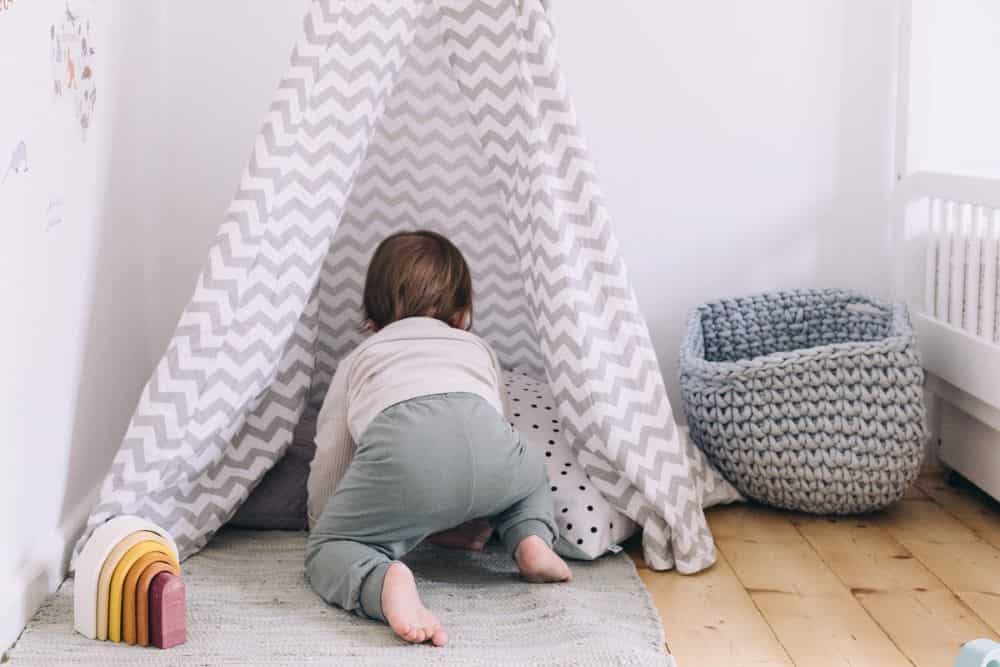 11 Top Tips to Help Children Fall in Love with Reading * help-children-fall-in-love-with-reading-toddler-nook