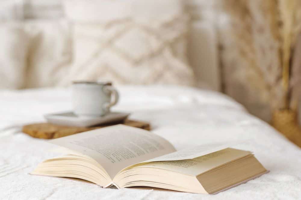 How to Add Personalised Touches to Your Bedroom Design? * personalised-bedroom-design-accessories