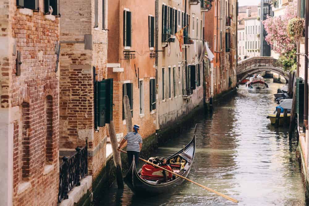 How to Plan Your Family Holiday With Your Older Relatives In Mind * plan-a-family-holiday-with-older-relatives-gondola