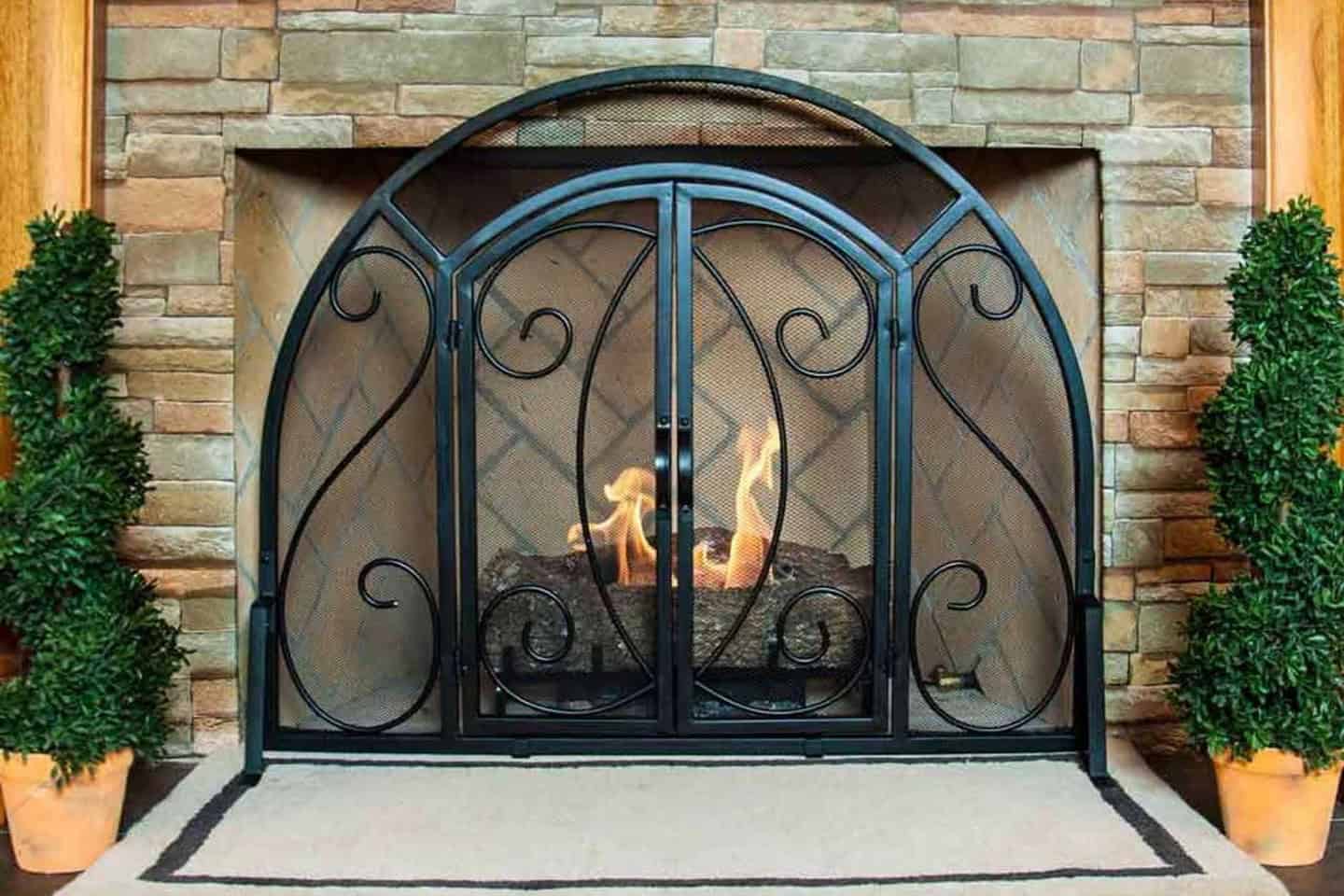 Fireplace Safety for Families with Children and Pets * fireplace-safety-for-families-with-children-and-pets-firescreen