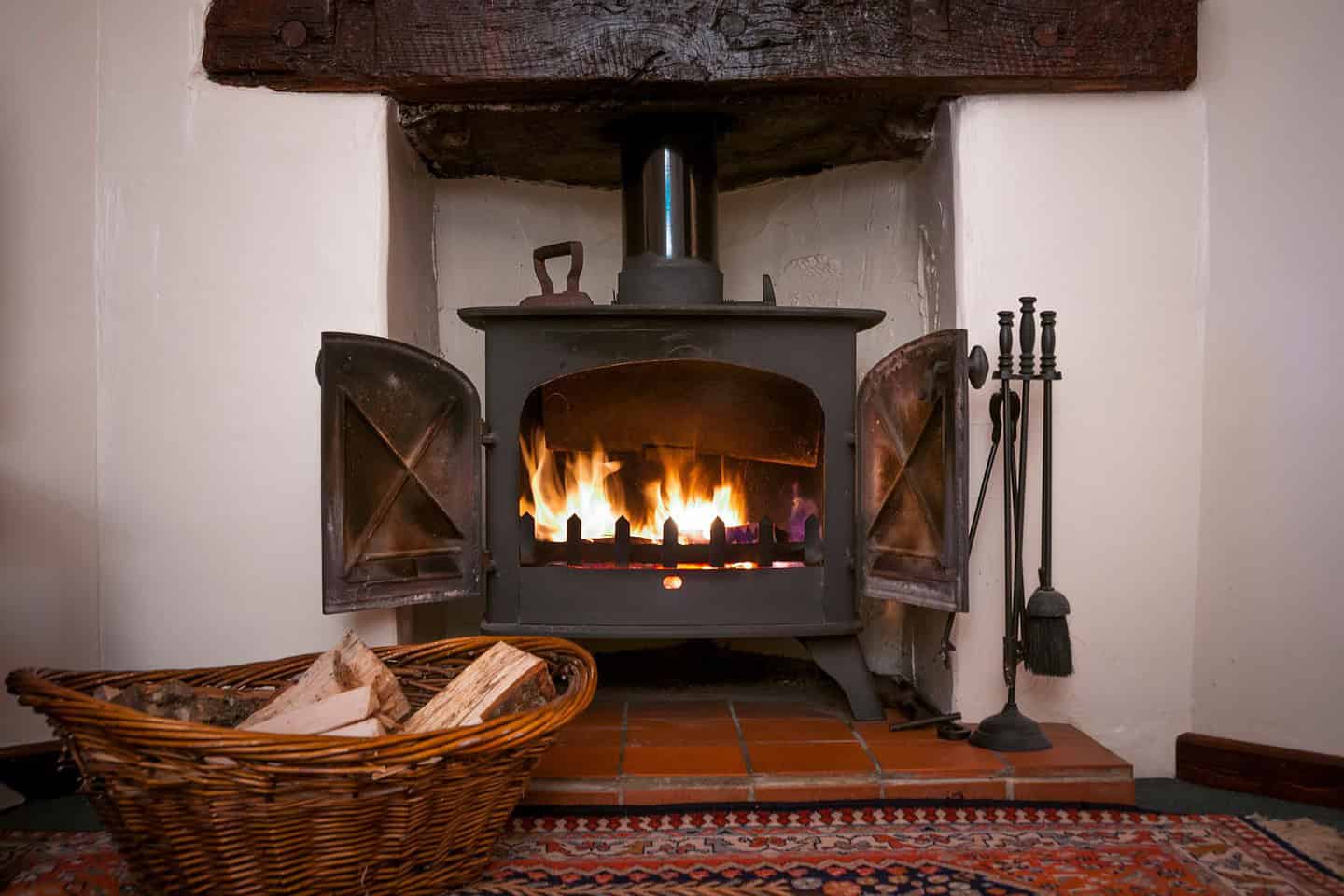 Fireplace Safety for Families with Children and Pets * fireplace-safety-for-families-with-children-and-pets-open-fire