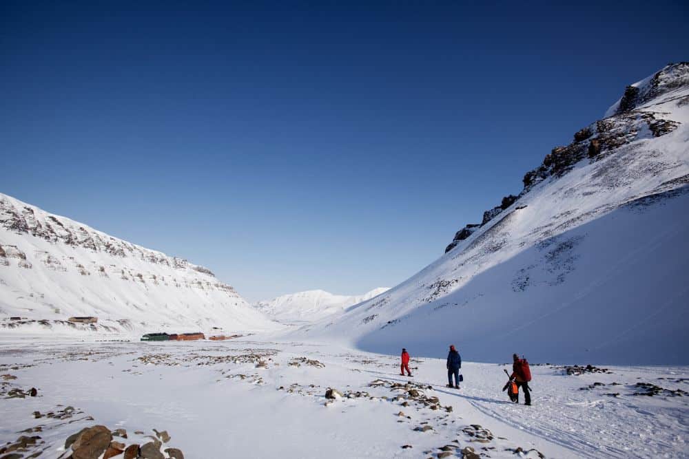 A Guide to Hiking in Norway’s Wild Terrain * hiking-in-norway-walkers