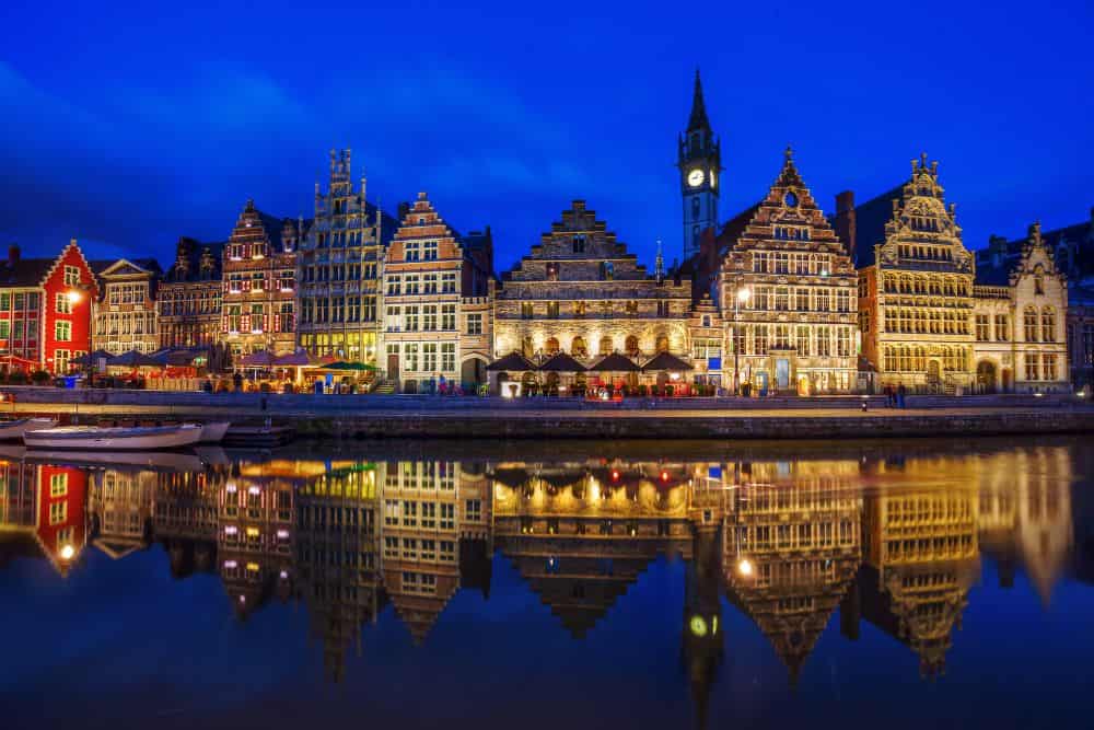 Discovering the Magic of Ghent’s Canals After Dark * ghent's-canals-after-dark-reflections
