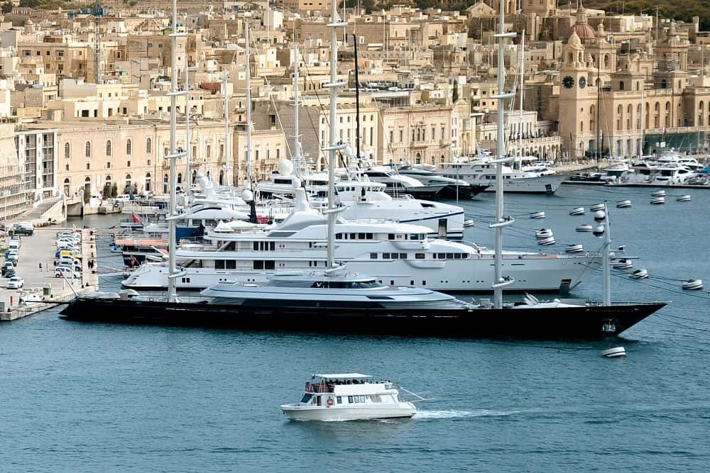 Durable Marine Wear: Advanced Composite Solutions That Work * durable-marine-wear-advanced-composites-harbour