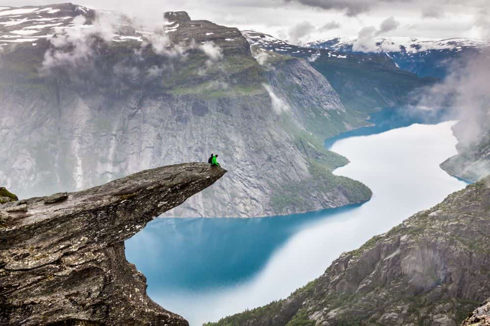 Why Norway Hiking Tours Give You the Most Peaceful Mountain Days * norway-hiking-tours-trolltunga-cliff