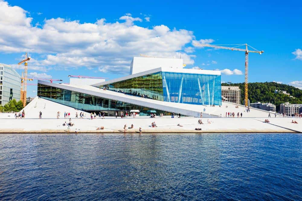 Oslo’s Royal Avenues and Bergen’s Bryggen: Norway’s Coastal Elegance * oslo-and-bergen-norway-coastal-elegance-bergen-bryggen