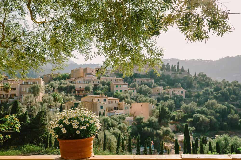 Wanderlust in South Europe: From Lisbon to Santorini * south-europe-from-lisbon-to-santorini-countryside
