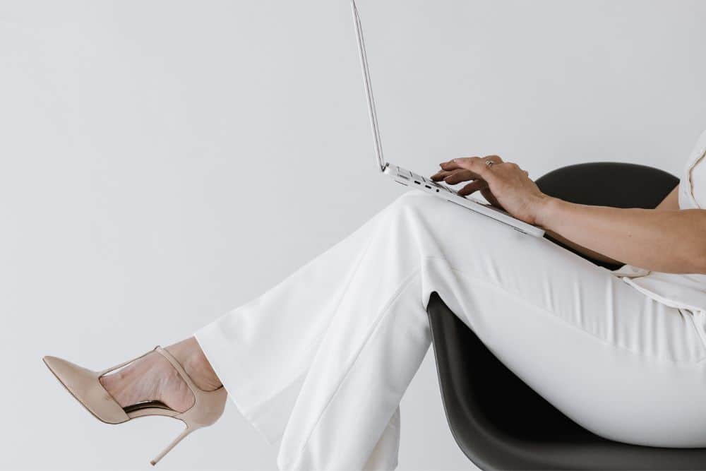 How Free Cloud Storage Helps You Work Smarter, Not Harder * free-cloud-storage-benefits-laptop