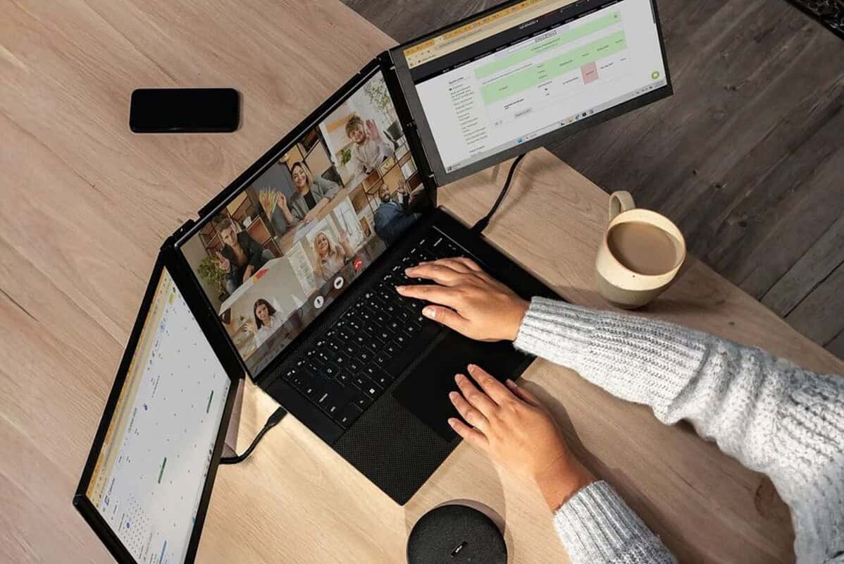laptop-screen-extenders-for-streaming-setups