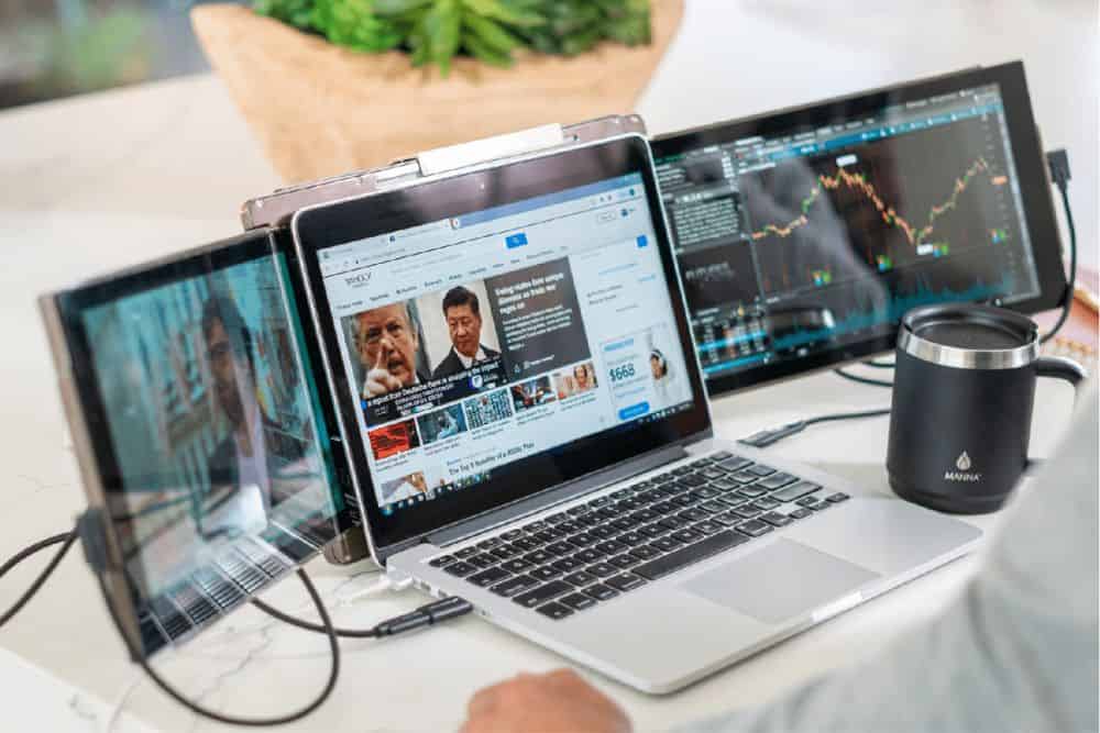 How Laptop Screen Extenders Enhance Your Streaming Setups * laptop-screen-extenders-for-streaming-setups-working
