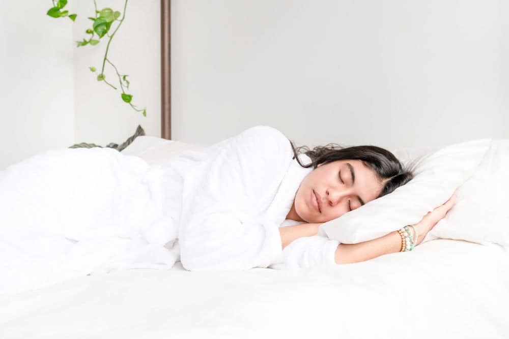 4 Simple Wellness Habits to Keep Your Skin and Body Calm During Busy Seasons * simple-wellness-habits-sleep